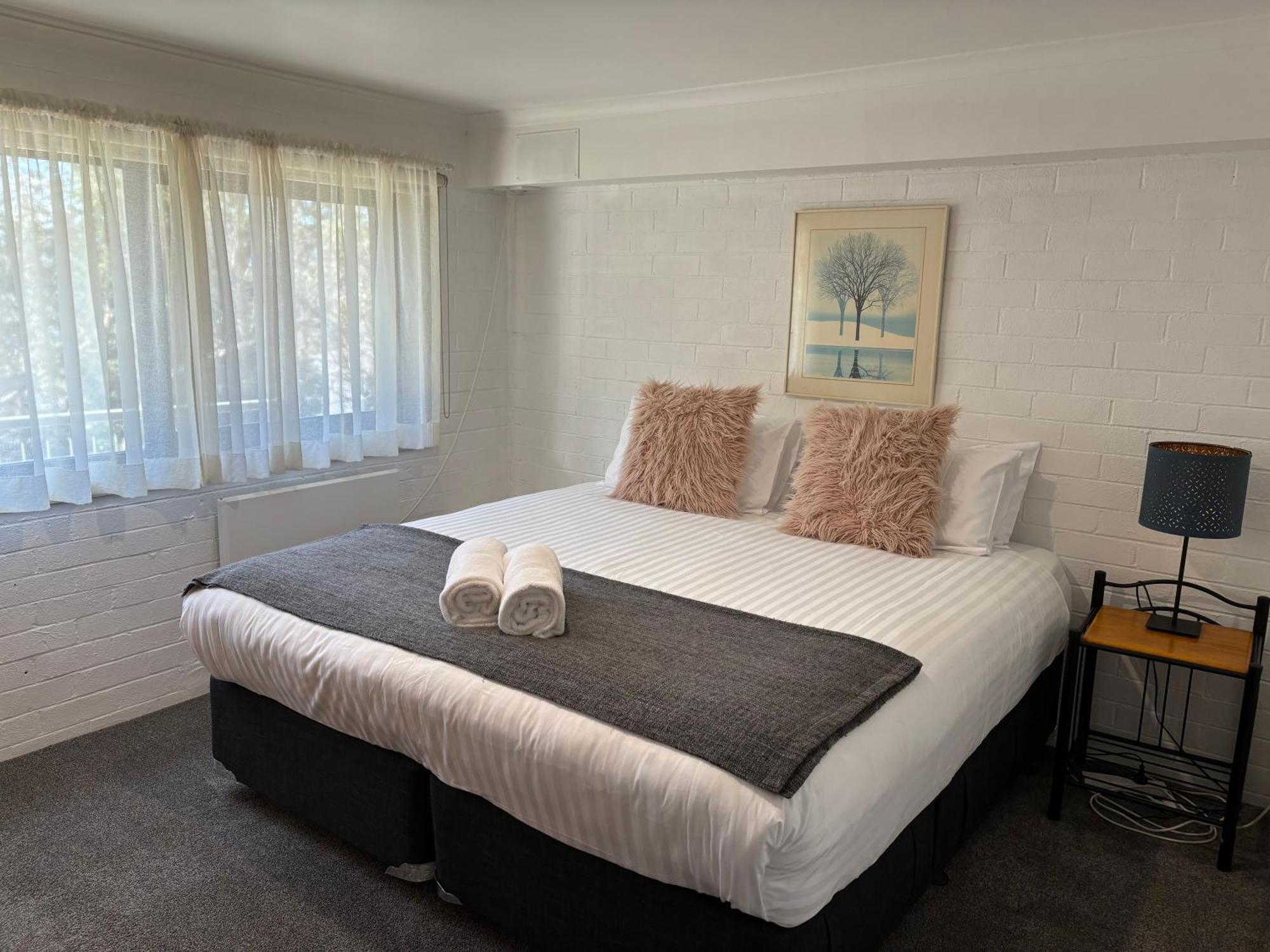 Cedarwood Apartments ฟอลส์ครีก ภายนอก รูปภาพ